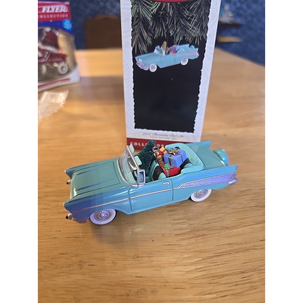 Hallmark KEEPSAKE‎ ornament - 1957 Chevrolet Bel Air